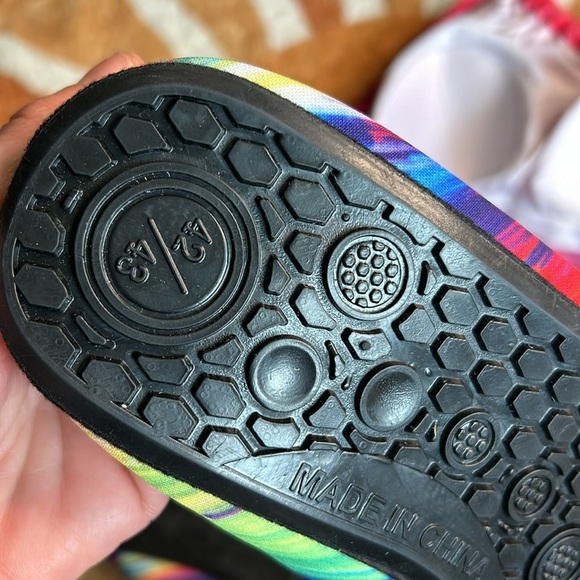 Aqua green small tie dyed tankini top and 9/10 swim shoes - Picture 10 of 12